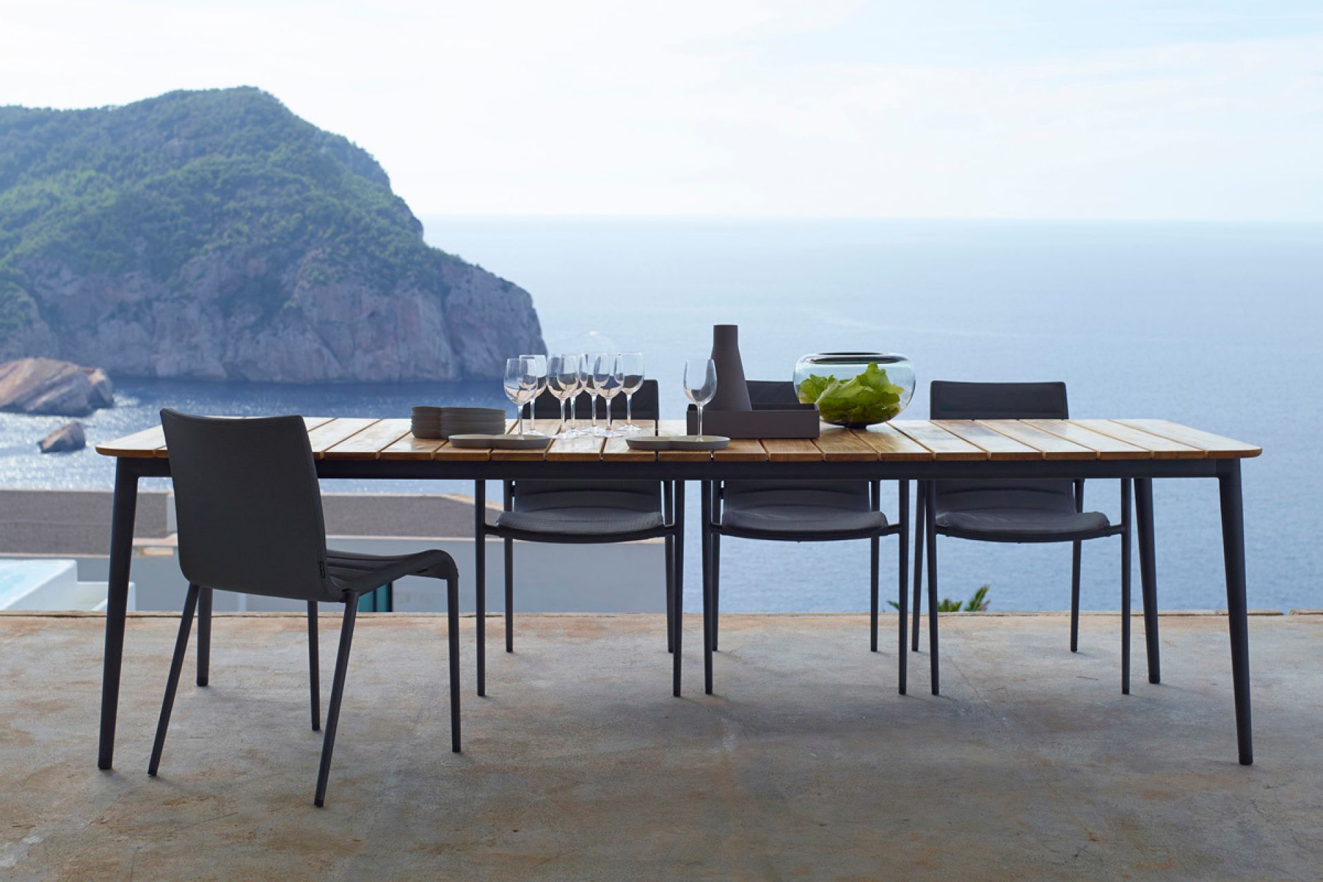 Core Outdoor Dining table teak Cane Line small Lavagrau